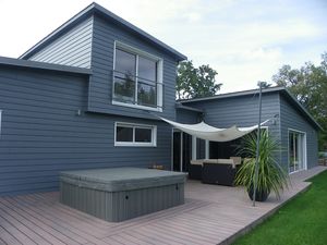 Bardage Cedral install&eacute; pour am&eacute;liorer l&rsquo;isolation ext&eacute;rieure &agrave; Pecquencourt