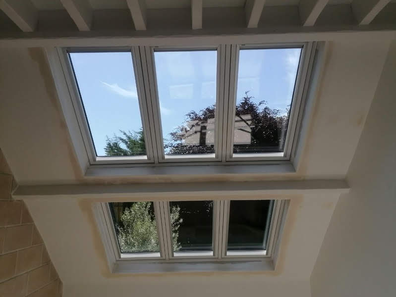Installation de fen&ecirc;tre de toit Velux pour augmenter la luminosit&eacute; des combles &agrave; Bourghelles