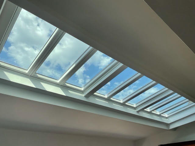 Installation d&rsquo;une fen&ecirc;tre de toit Velux pour optimiser l&rsquo;apport de lumi&egrave;re naturelle &agrave; Villeneuve-d&rsquo;Ascq