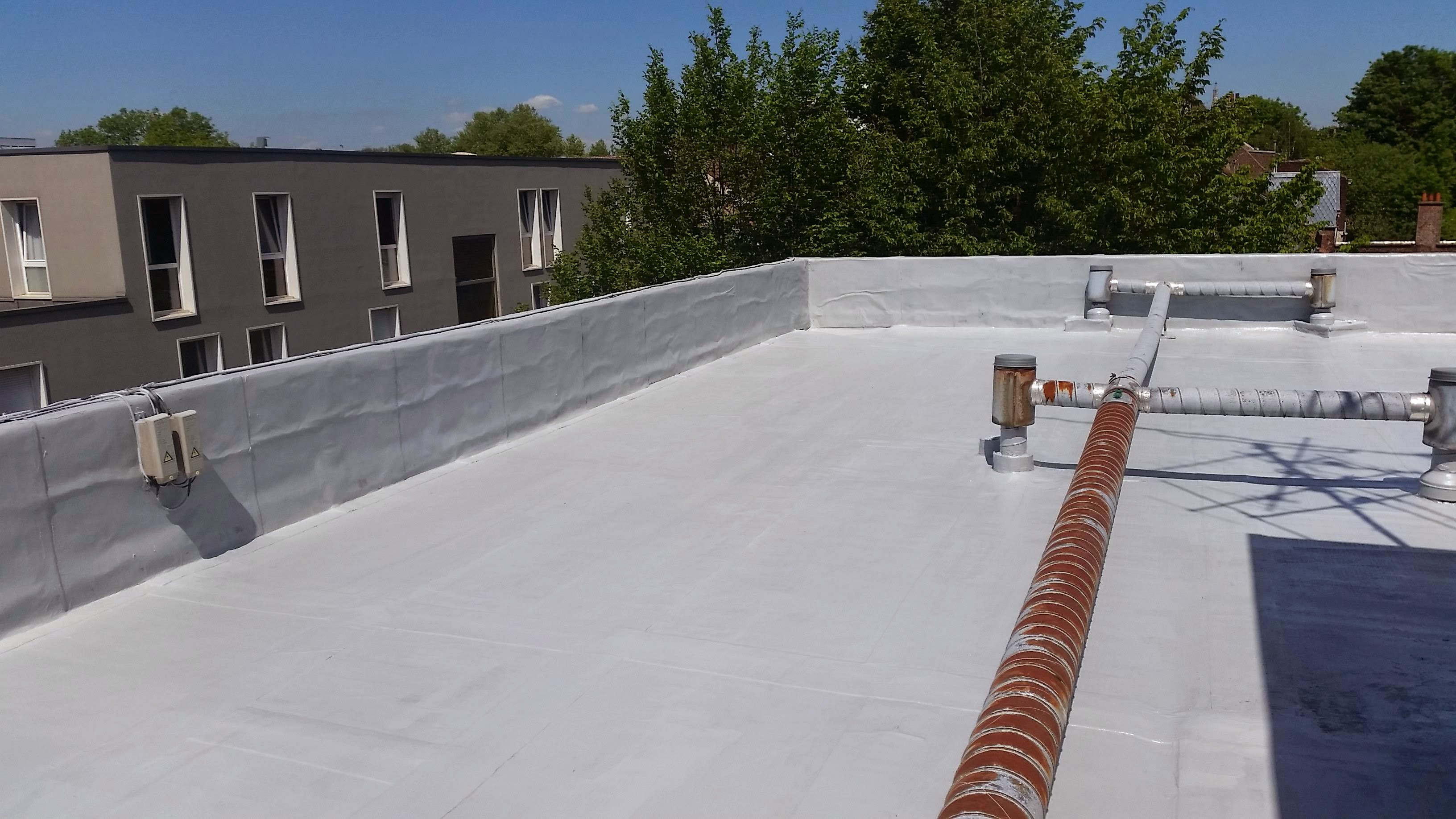 entretien et reparation dune toiture en membrane d etancheite sur valenciennes