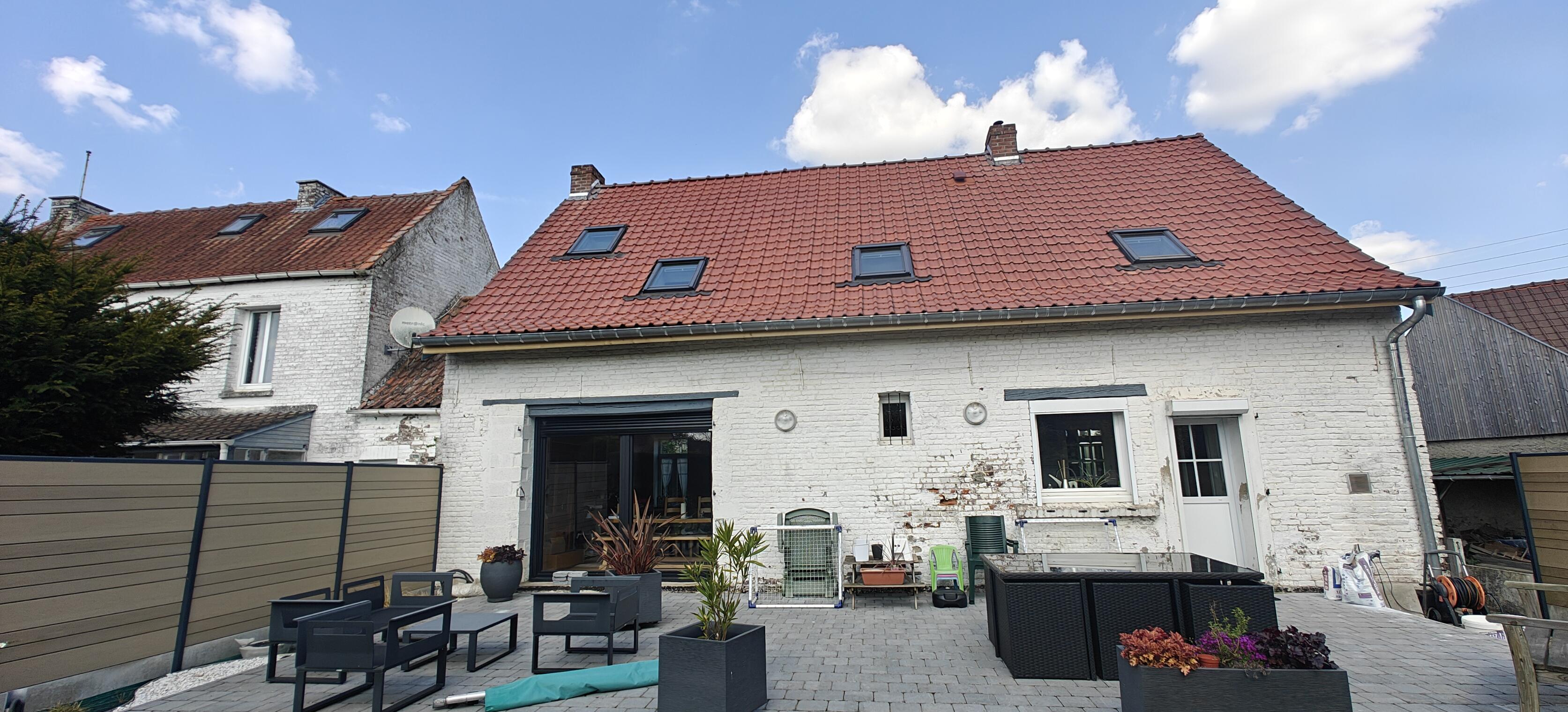 Pose et remplacement de fenêtres de toit Velux pour plus de lumière à Anzin