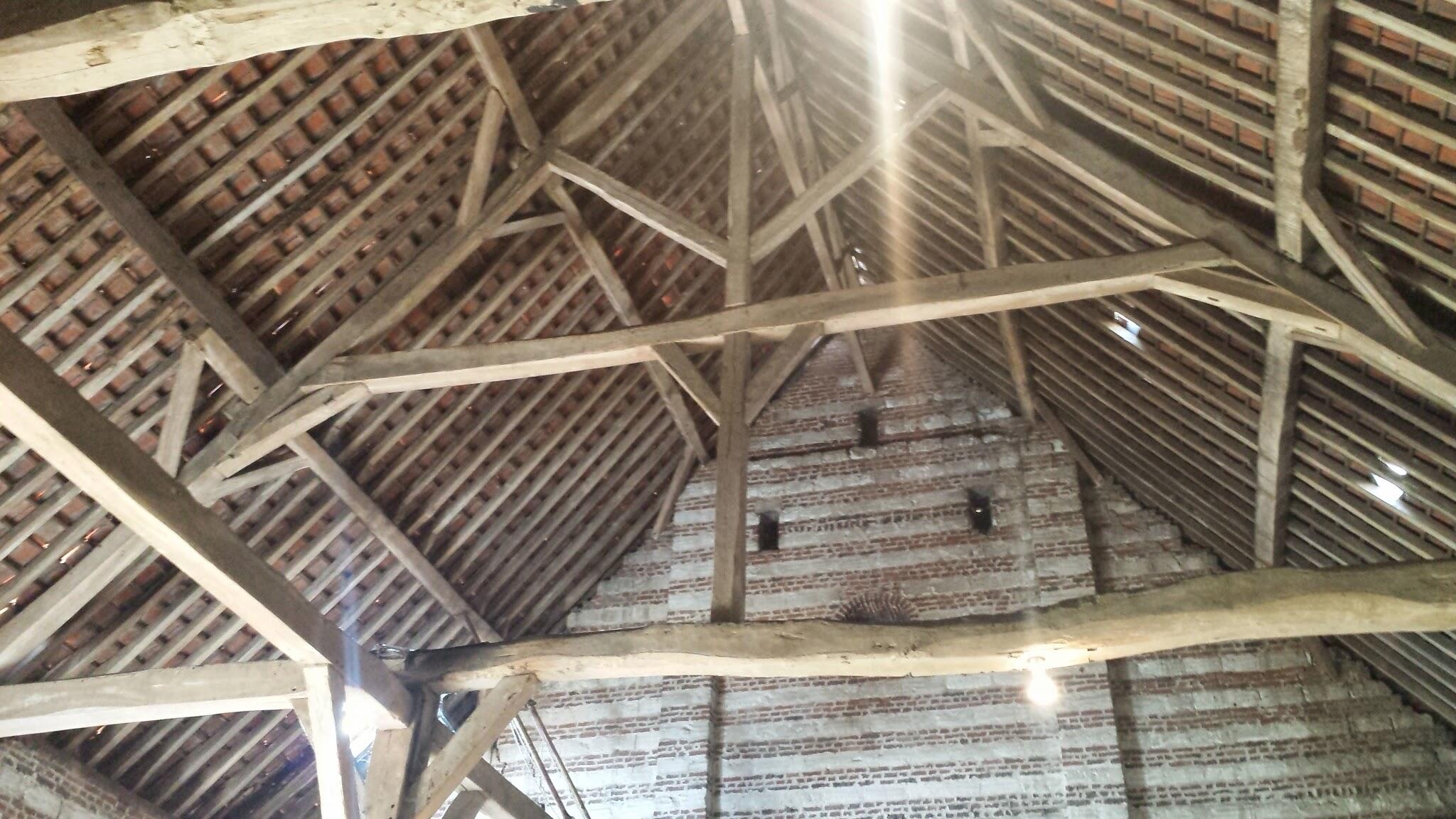 Rénovation et ajustement de charpente bois pour sécuriser la structure à Bondues