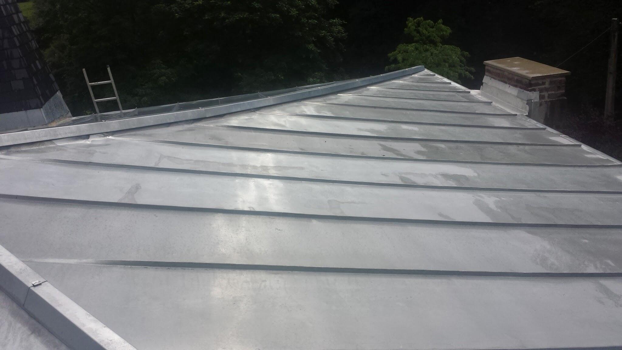 Réalisation d’une toiture en zinc assurant résistance et longévité à Cappelle-en-Pévèle