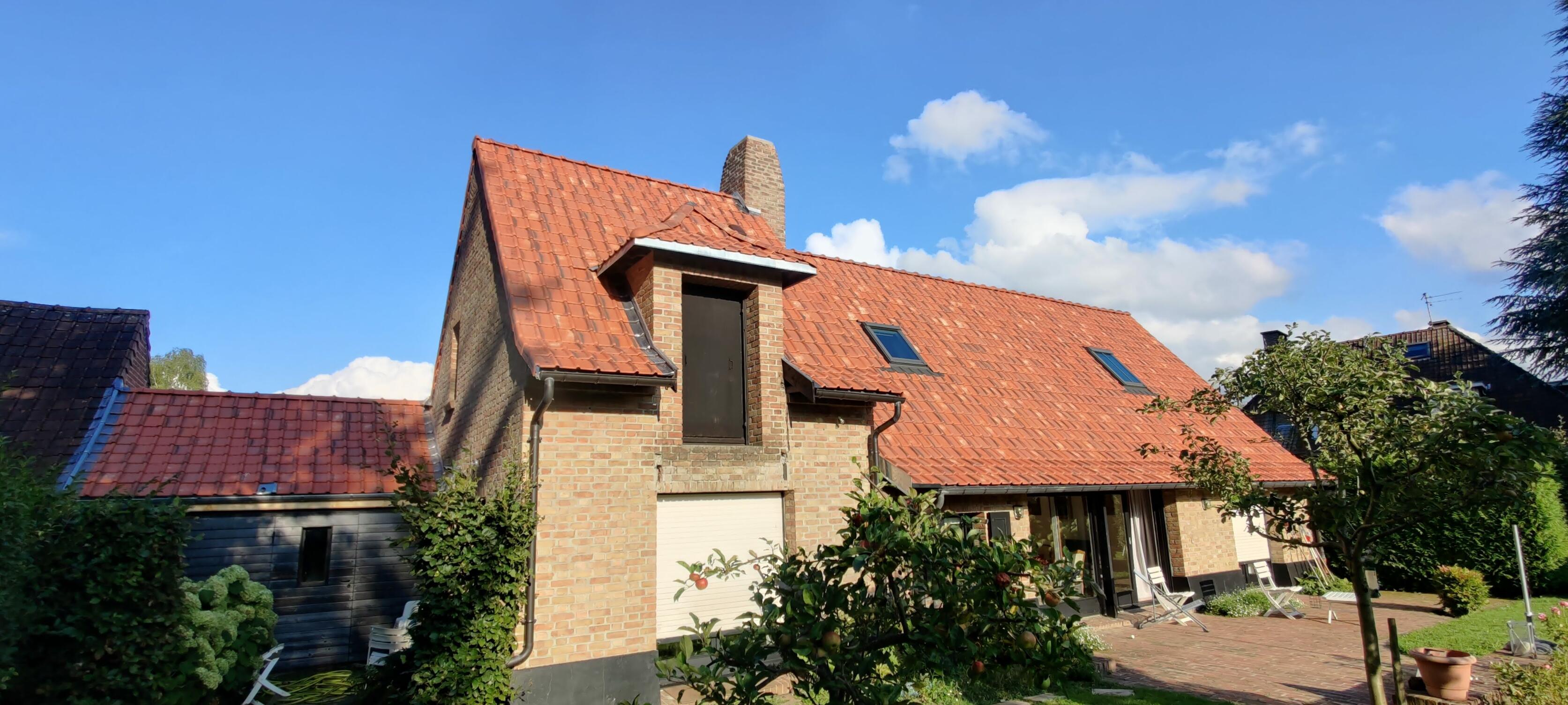 Rénovation de toiture en tuiles pour garantir l’étanchéité de l’habitation à Cysoing