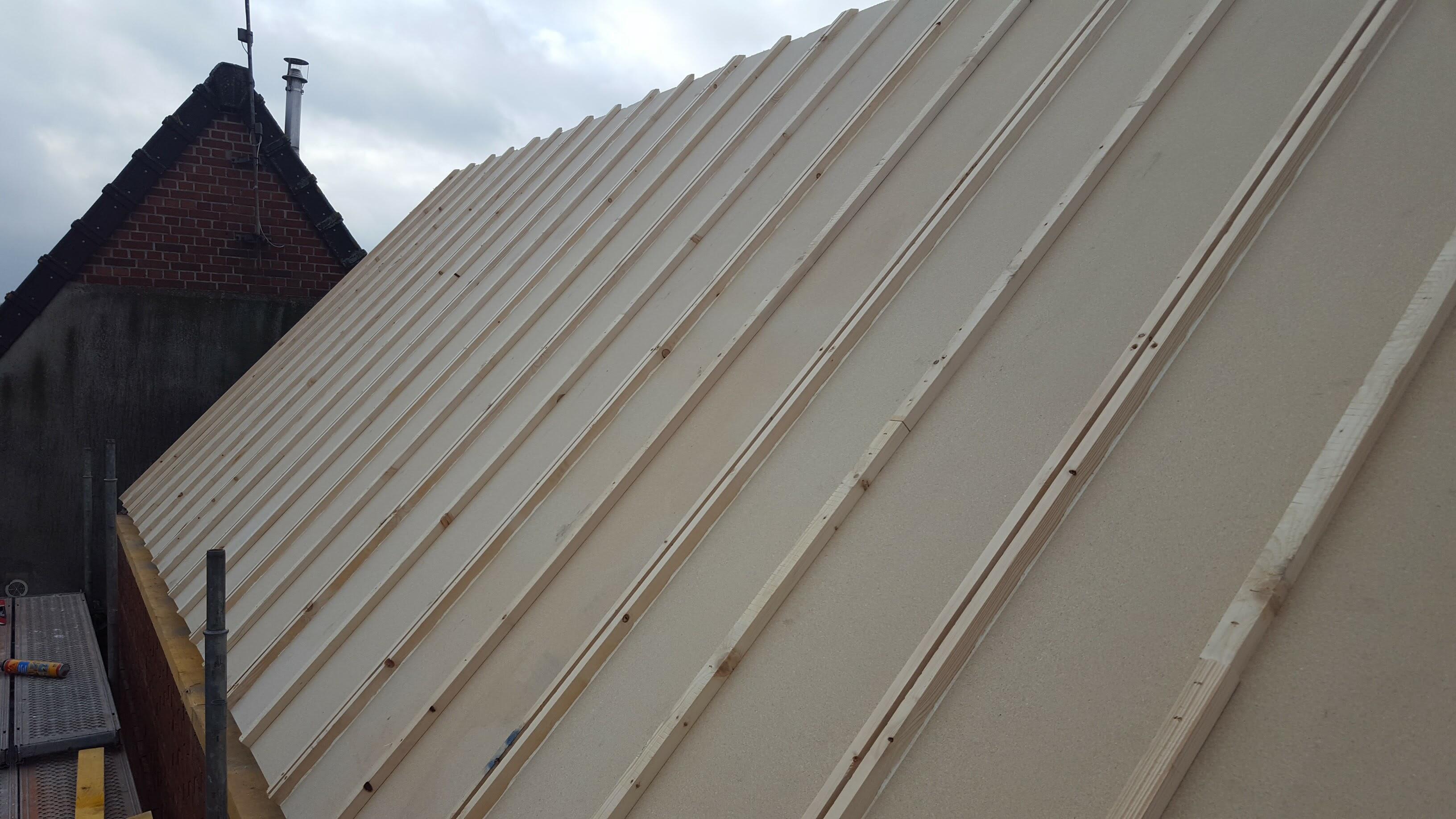 Isolation de toiture par sarking afin d’améliorer le confort thermique du logement à Ennevelin