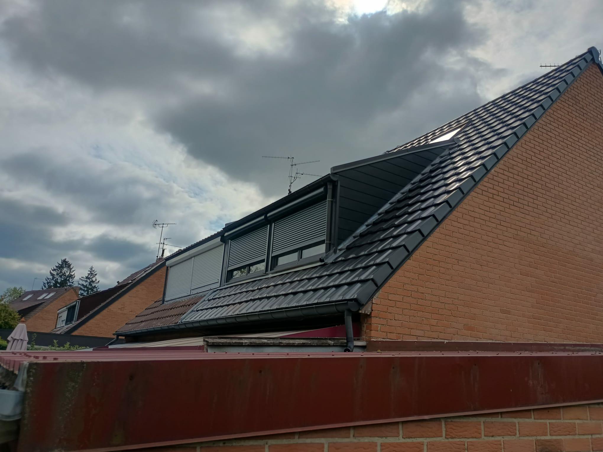 Installation de fenêtre de toit Velux pour augmenter la luminosité naturelle à Flines-lez-Râches
