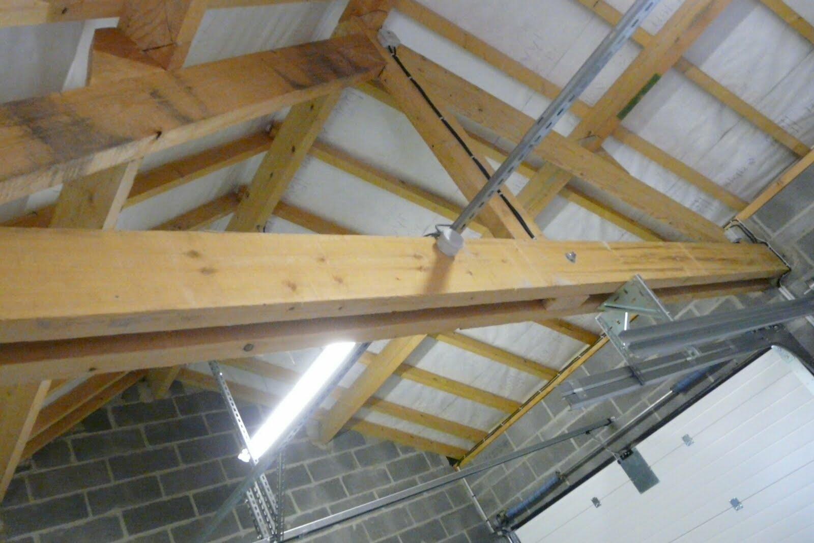 Intervention sur charpente bois pour remise en état et consolidation de la structure à Hasnon