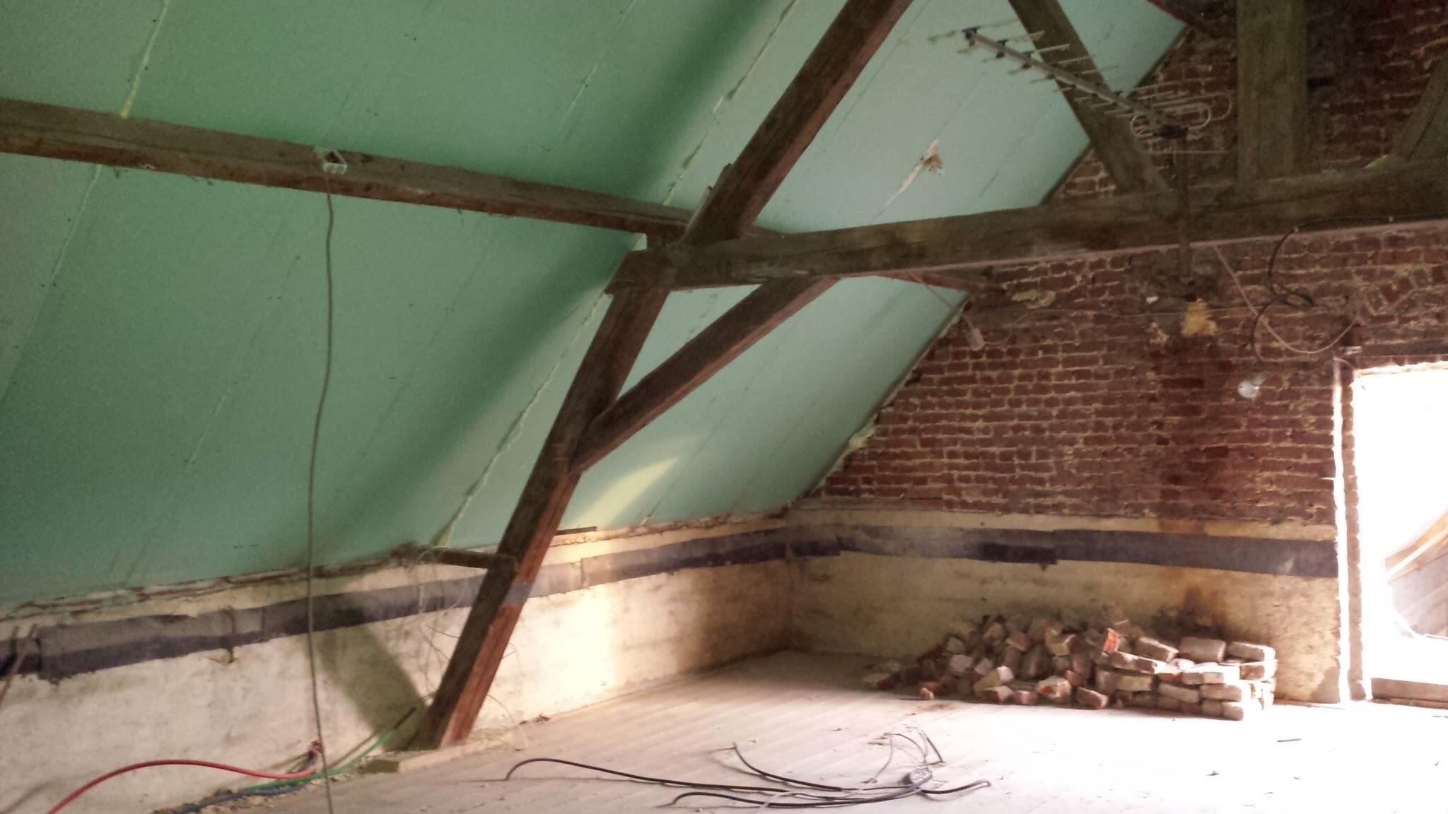 Isolation de toiture par sarking afin d’améliorer les performances thermiques du logement à Hasnon