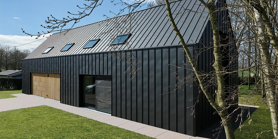 Pose de toiture en zinc pour une protection pérenne et esthétique à Landas