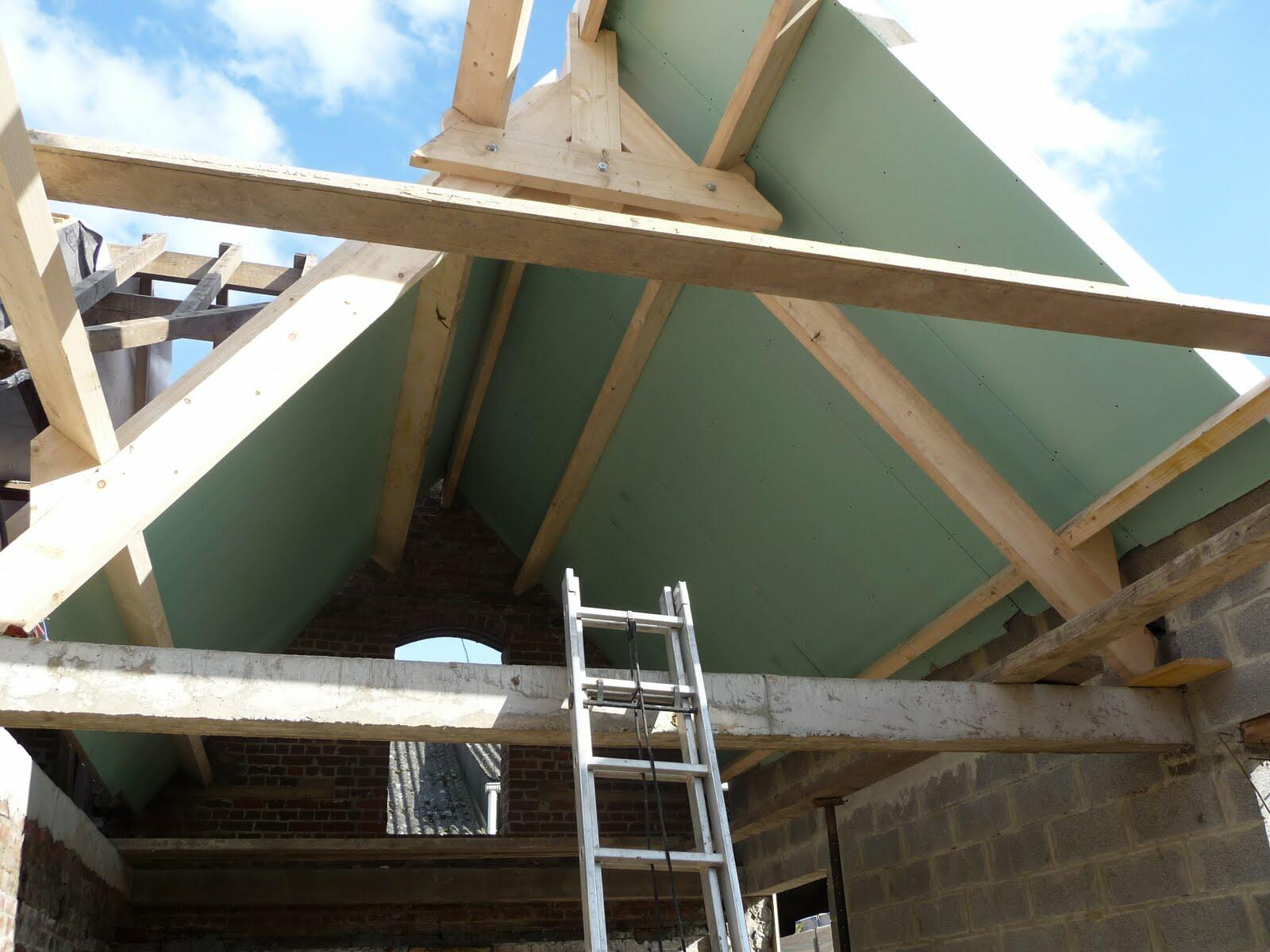 Intervention sur charpente bois pour rénovation et consolidation de la structure à Marly