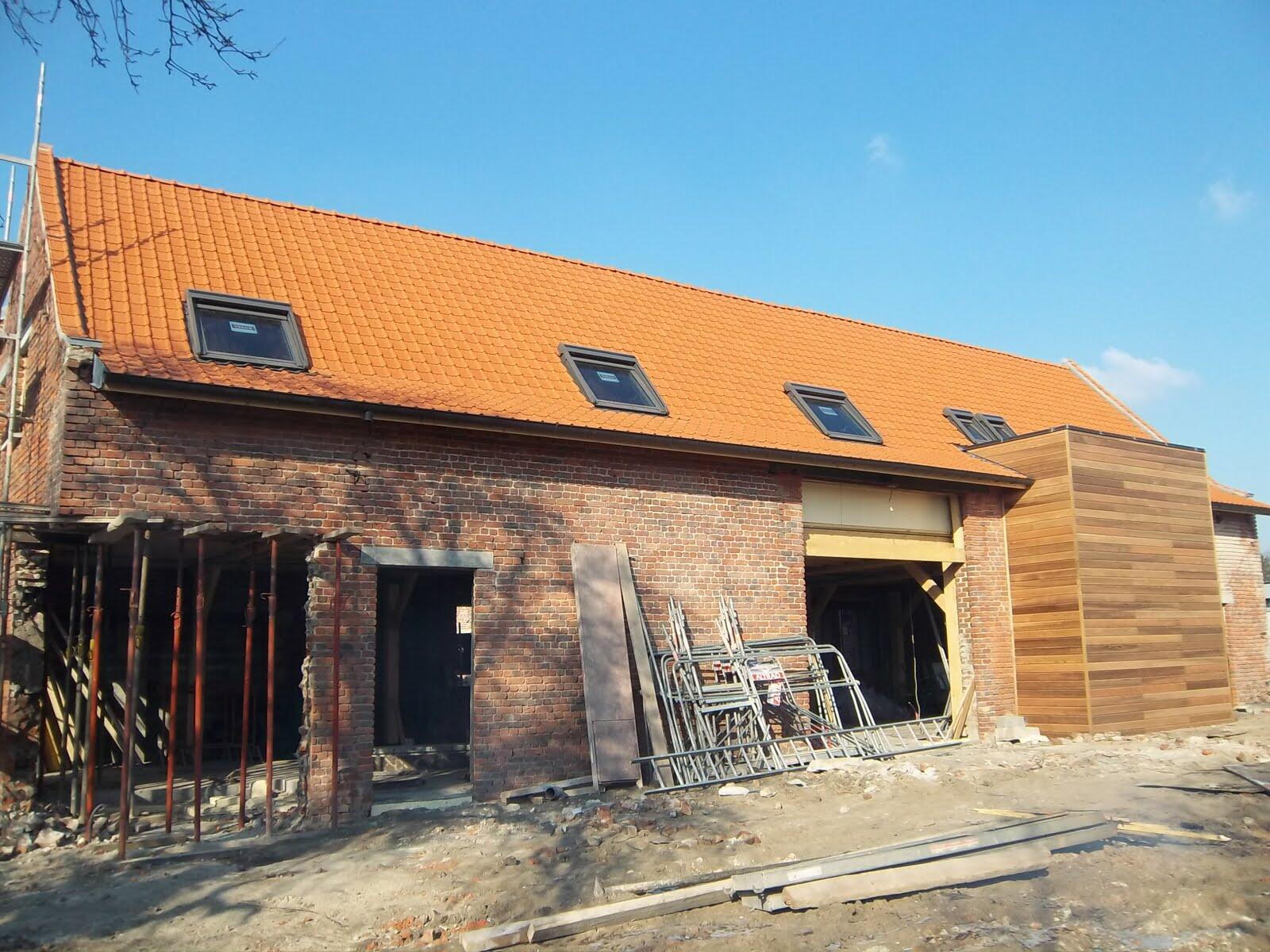 Démoussage et entretien de toiture pour préserver durablement la couverture à Mérignies