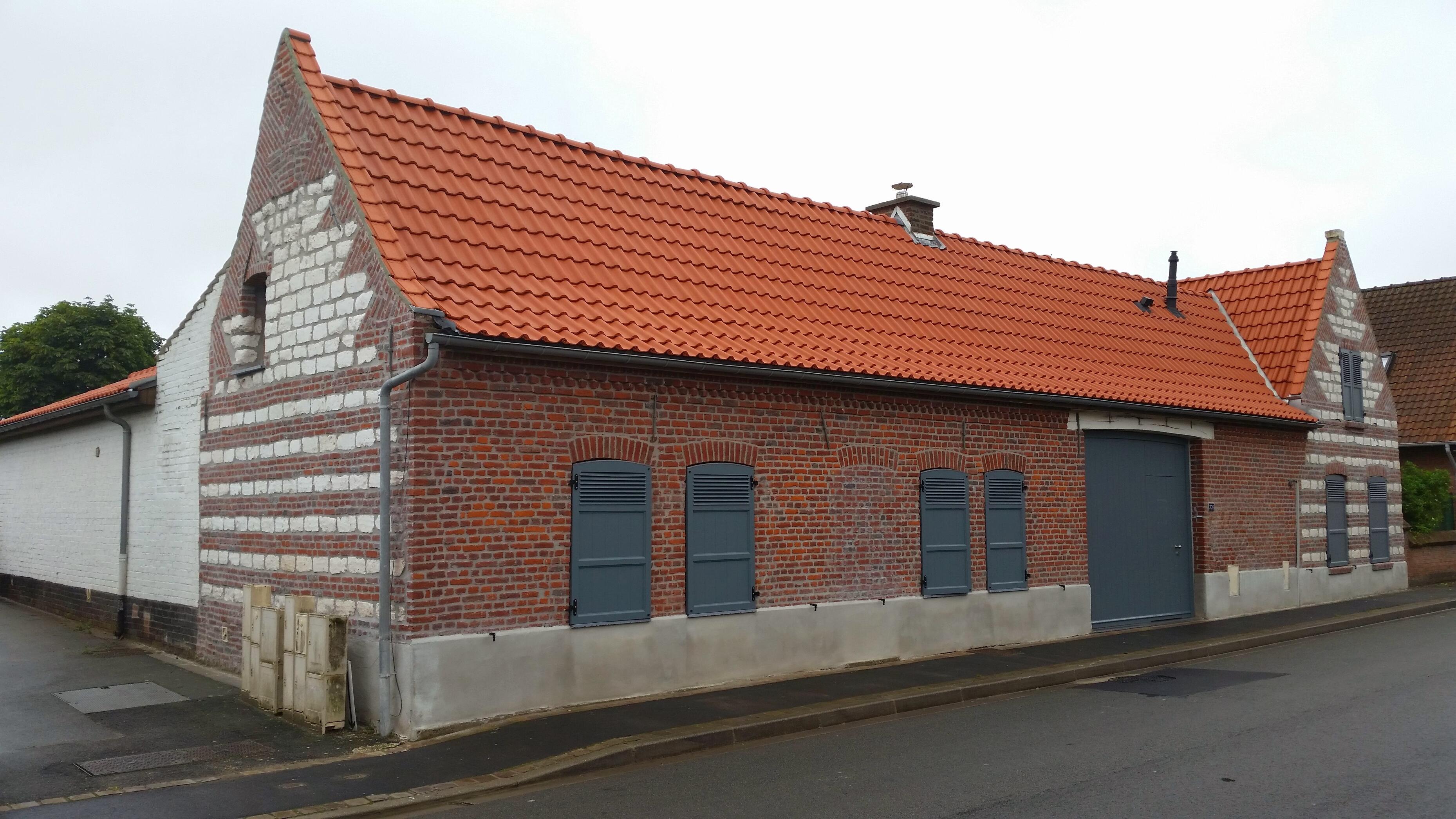 Rénovation de toiture en tuiles pour assurer une couverture fiable et durable à Mérignies