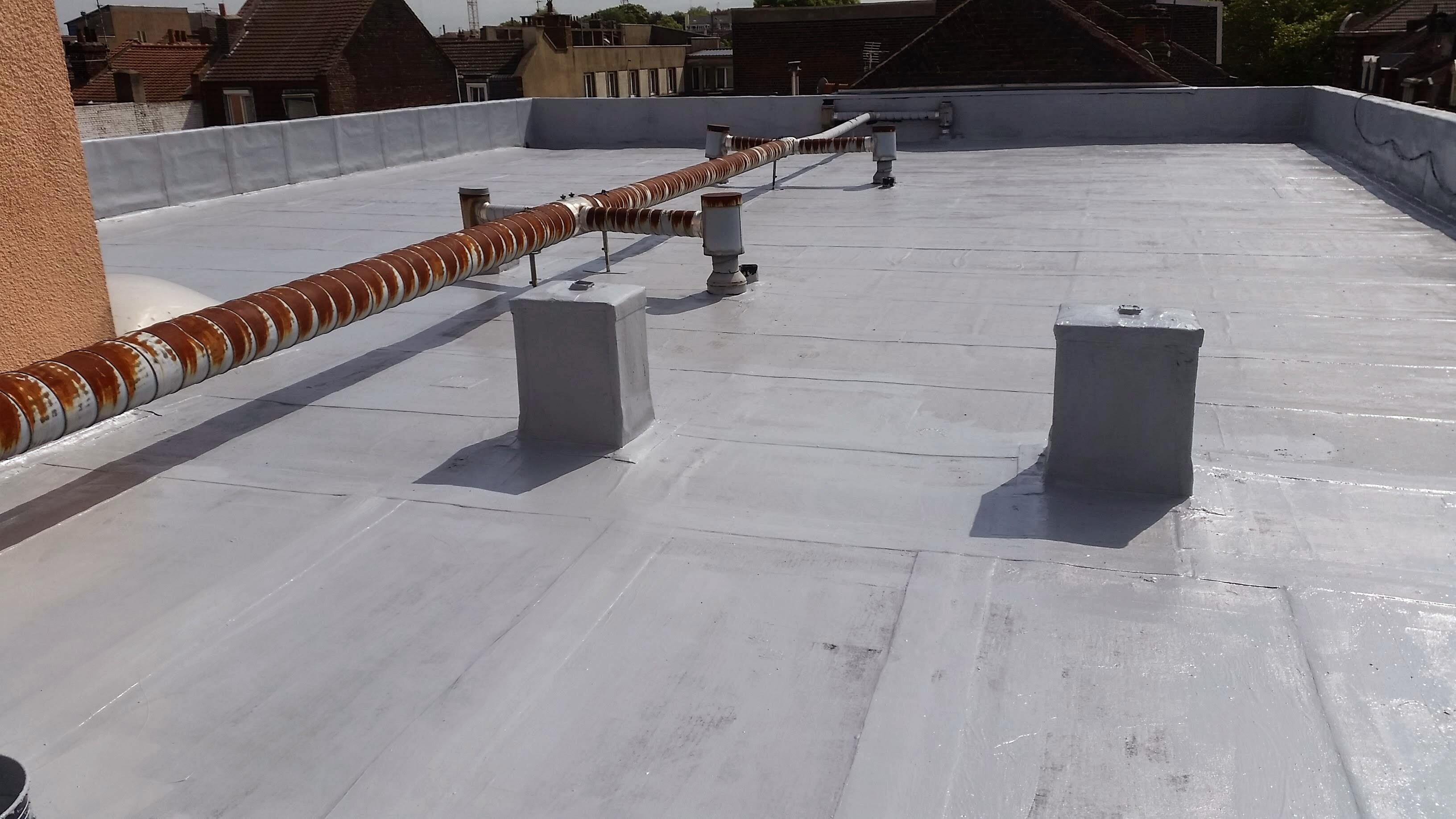 Travaux d’étanchéité sur toiture plate avec traitement ciblé des zones sensibles à Mons-en-Barœul