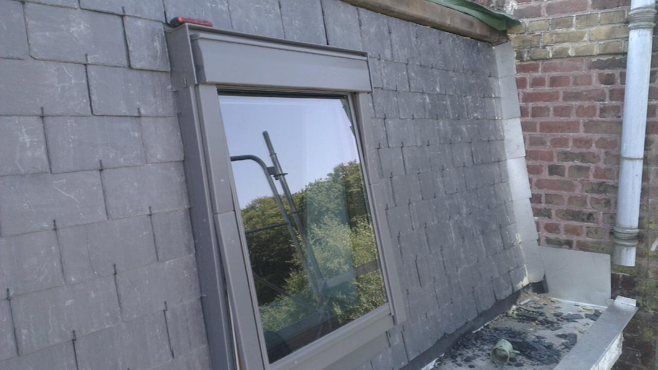 Installation de fenêtre de toit Velux pour optimiser l’apport de lumière naturelle à Pecquencourt