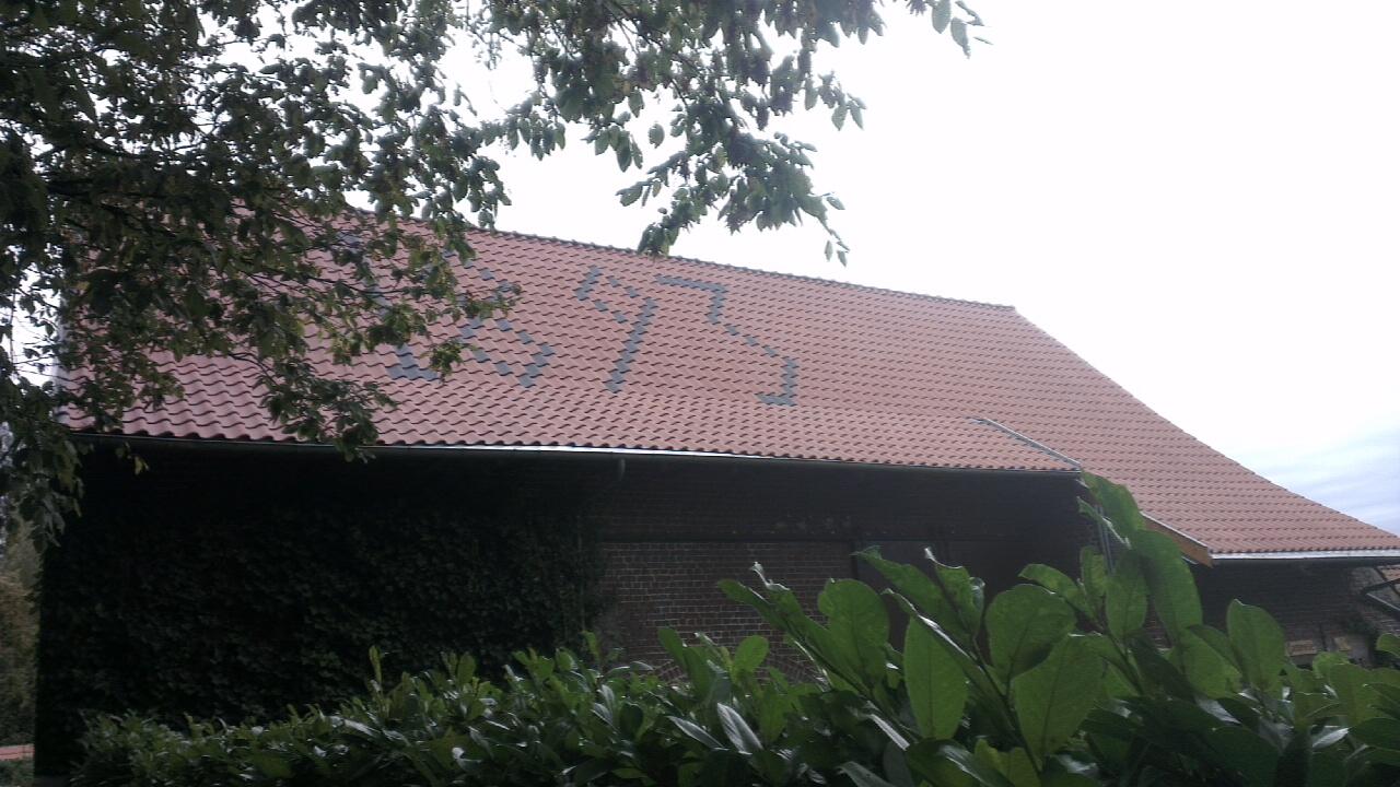 Entretien et démoussage de toiture pour préserver durablement la couverture à Péronne-en-Mélantois