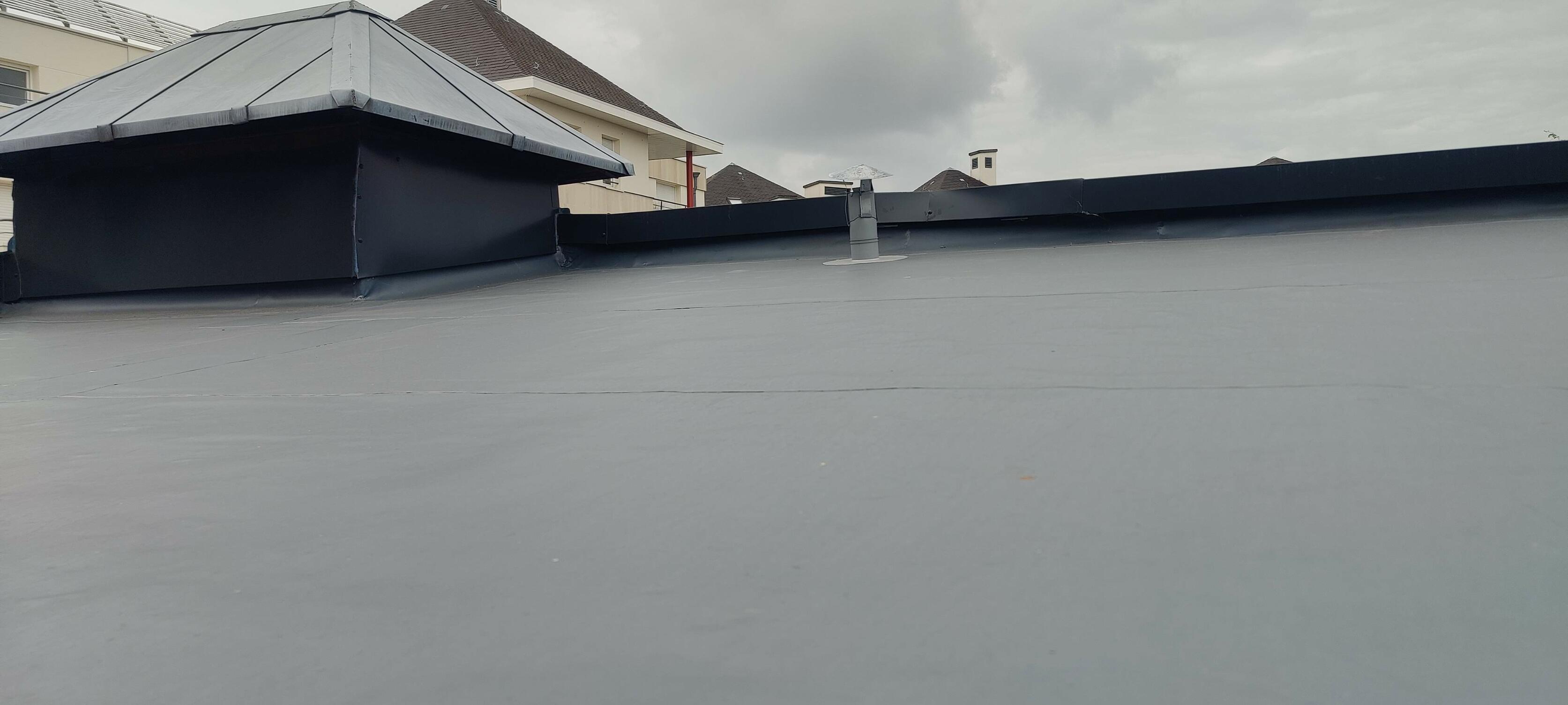 Intervention ciblée sur toiture plate afin de supprimer les problèmes d’étanchéité à Rumegies