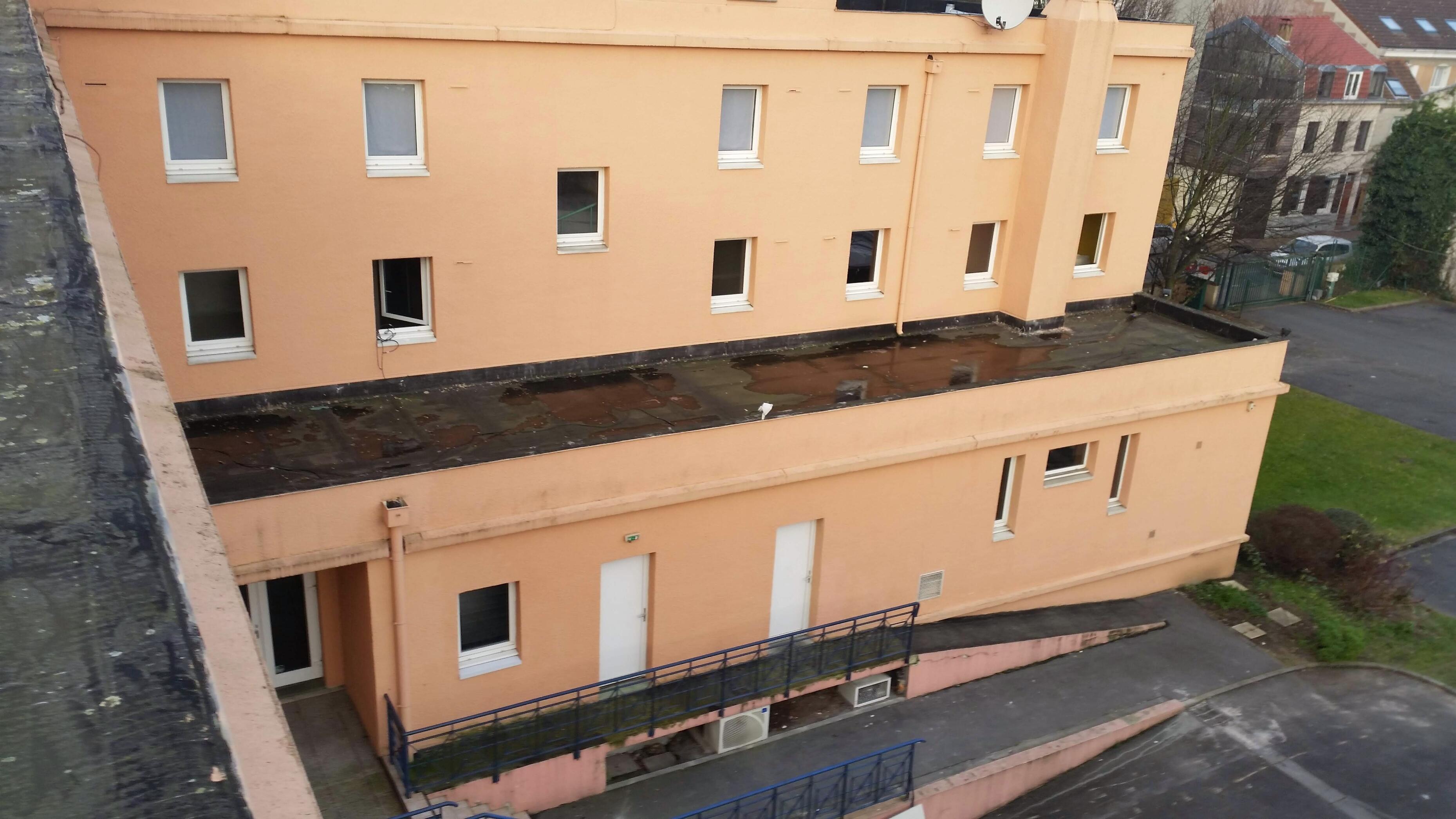 Démoussage de toiture sur maison individuelle à Marly