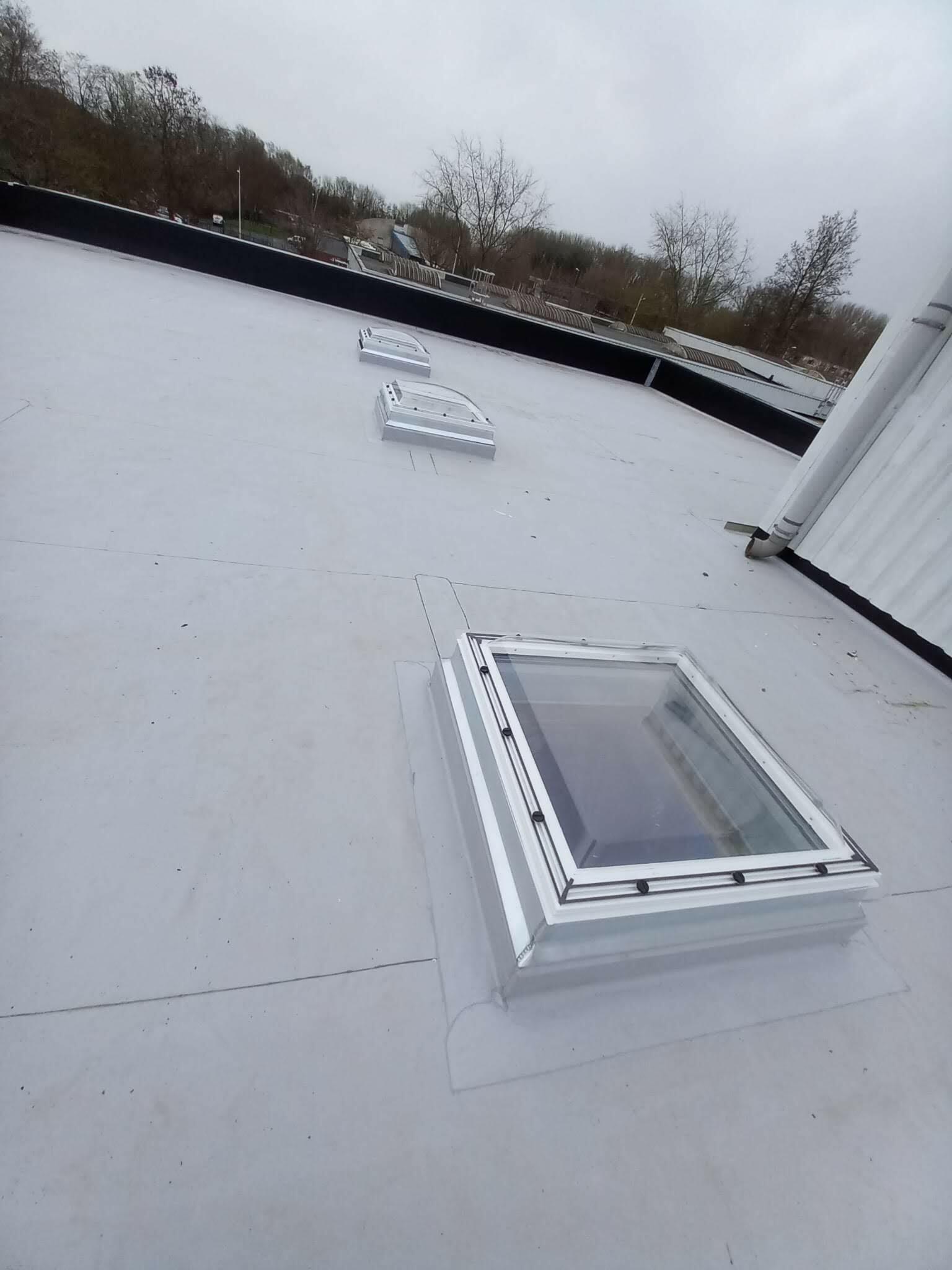 Pose de dôme et lanterneau sur toiture existante à Aniche