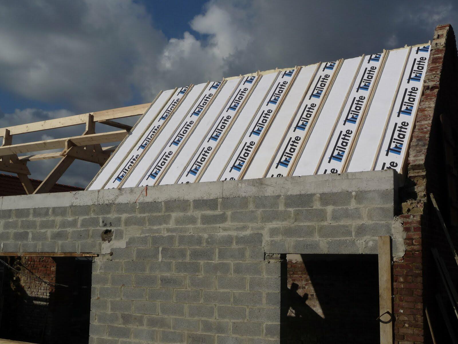 Isolation de toiture par l’extérieur avec continuité thermique à Toufflers