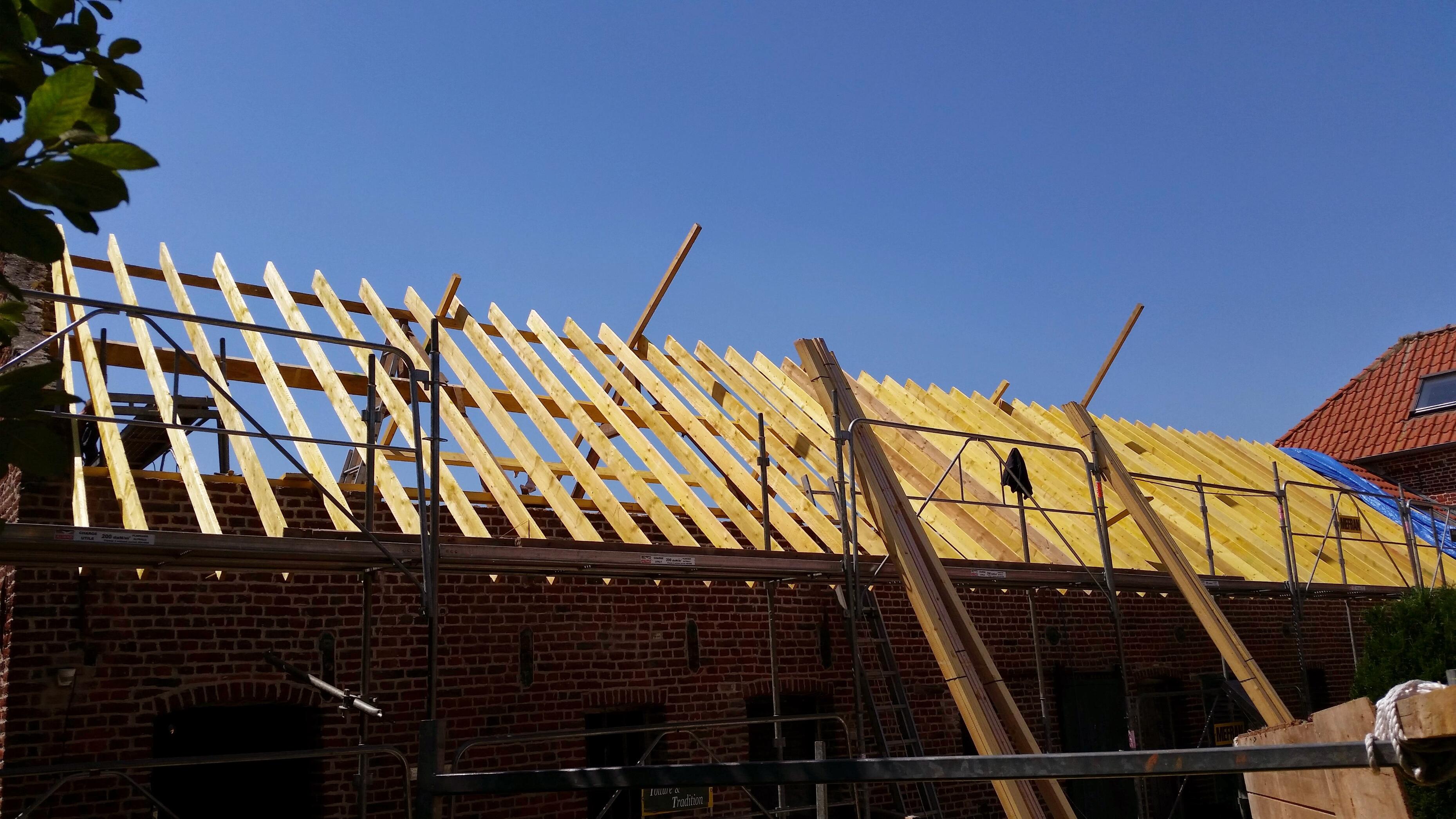 Refection d une charpente complete de ferme sur mons en pevele