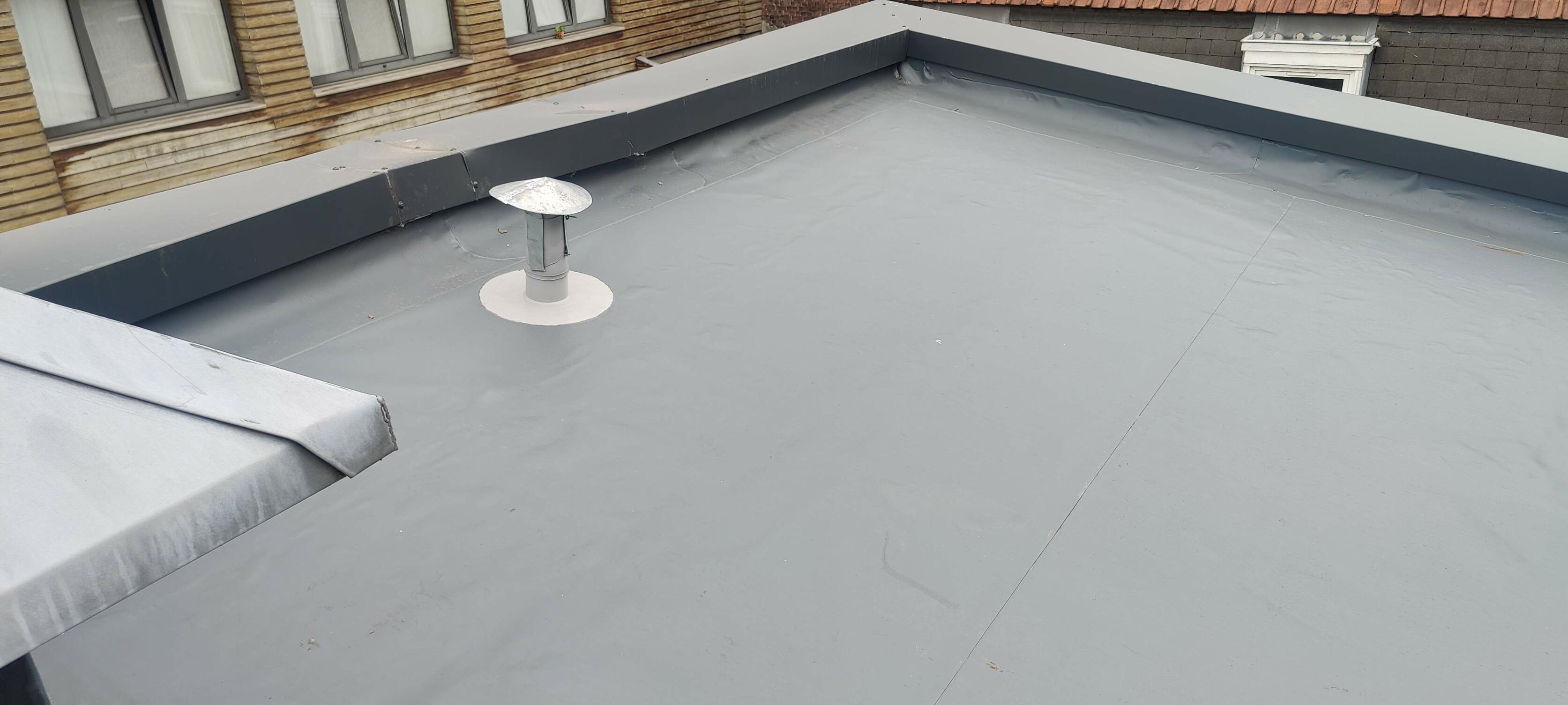 Interventions sur toitures plates afin de sécuriser l’étanchéité des bâtiments en Pévèle Carembault