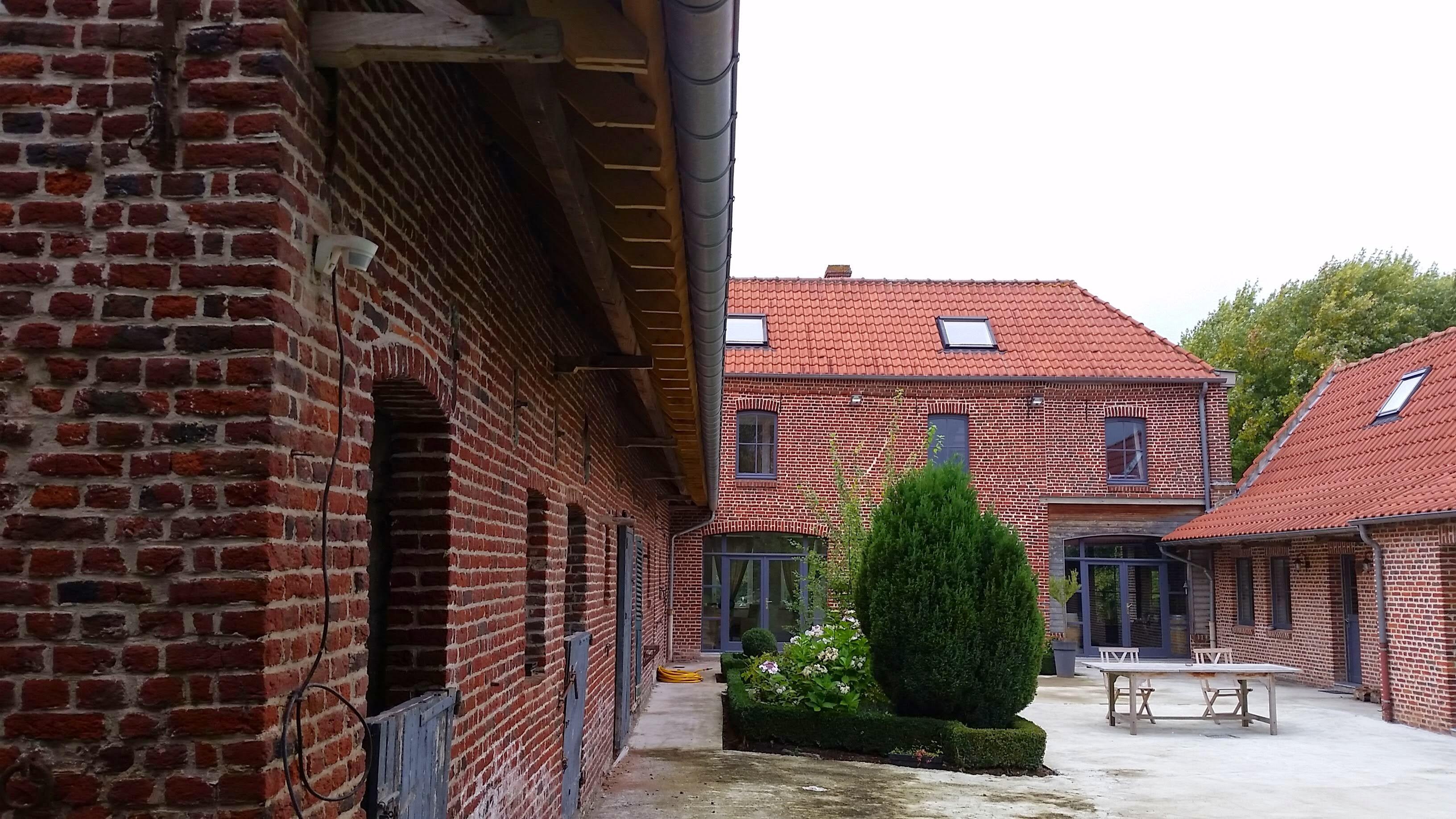 Recherche de fuite de toiture avec contrôle complet de la couverture à Seclin