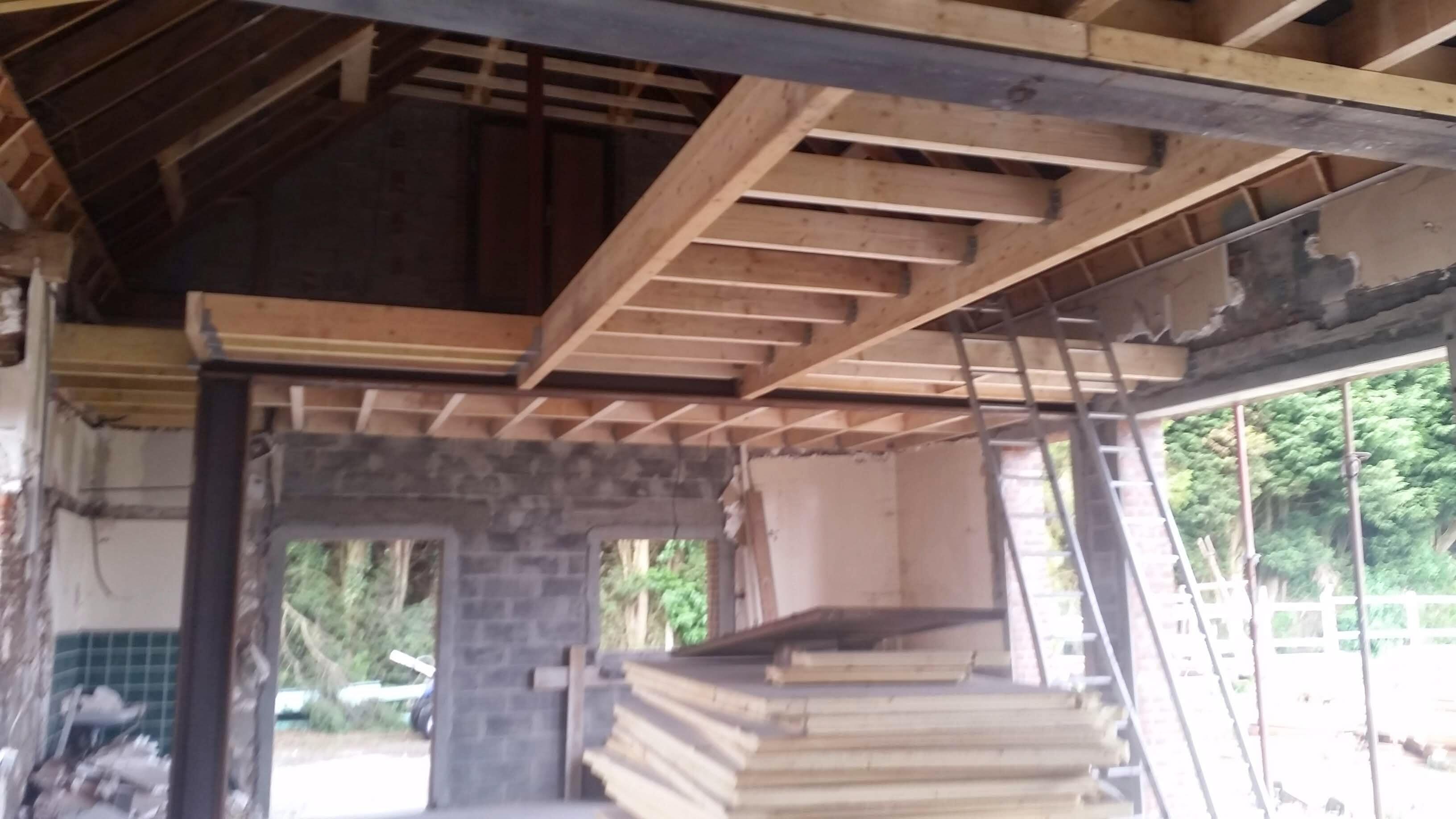 Rénovation de charpente ancienne pour sécuriser la structure à Mérignies