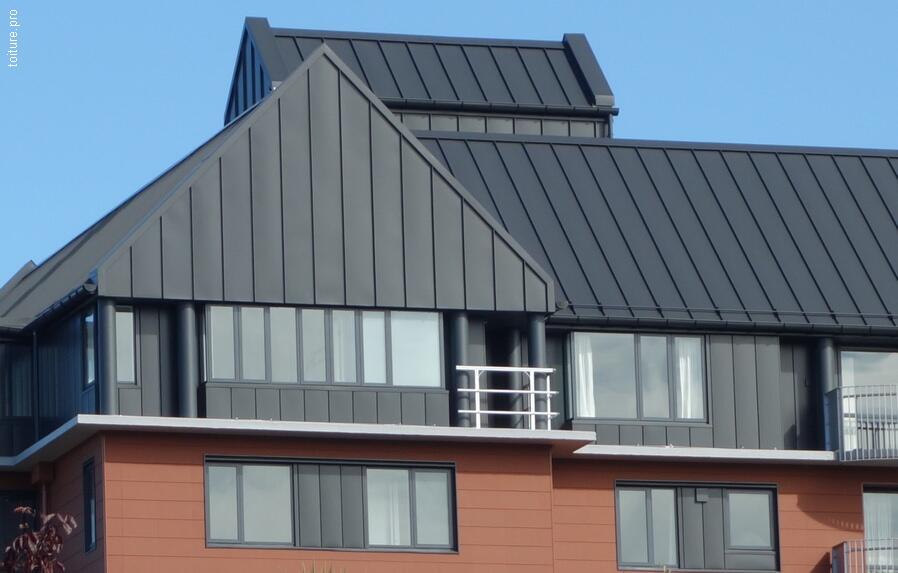 Chantier de pose de toiture en zinc par couvreur zingueur en Pévèle Carembault