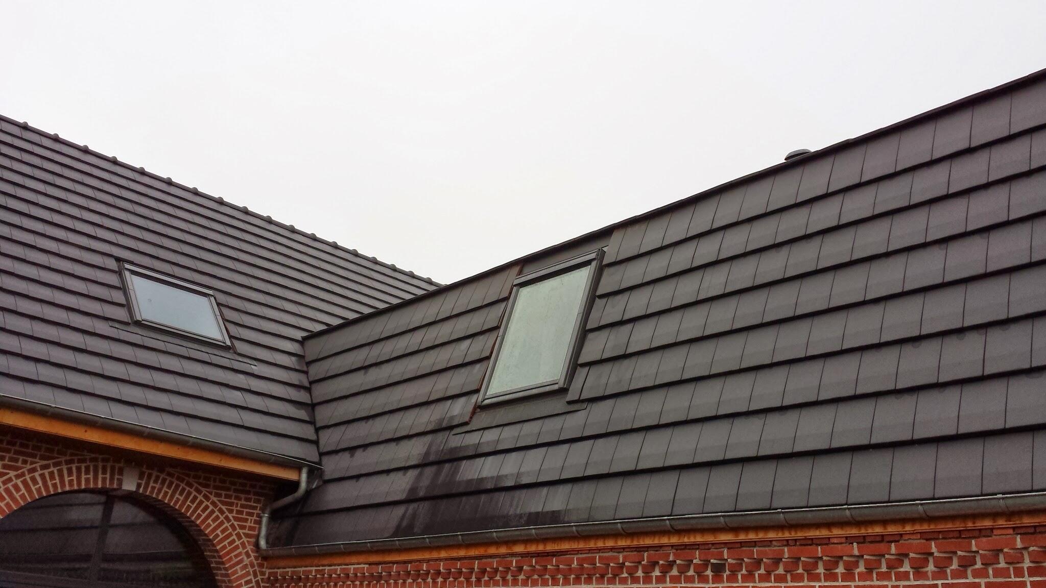 Pose de fenêtre de toit Velux sur maison individuelle à Orchies