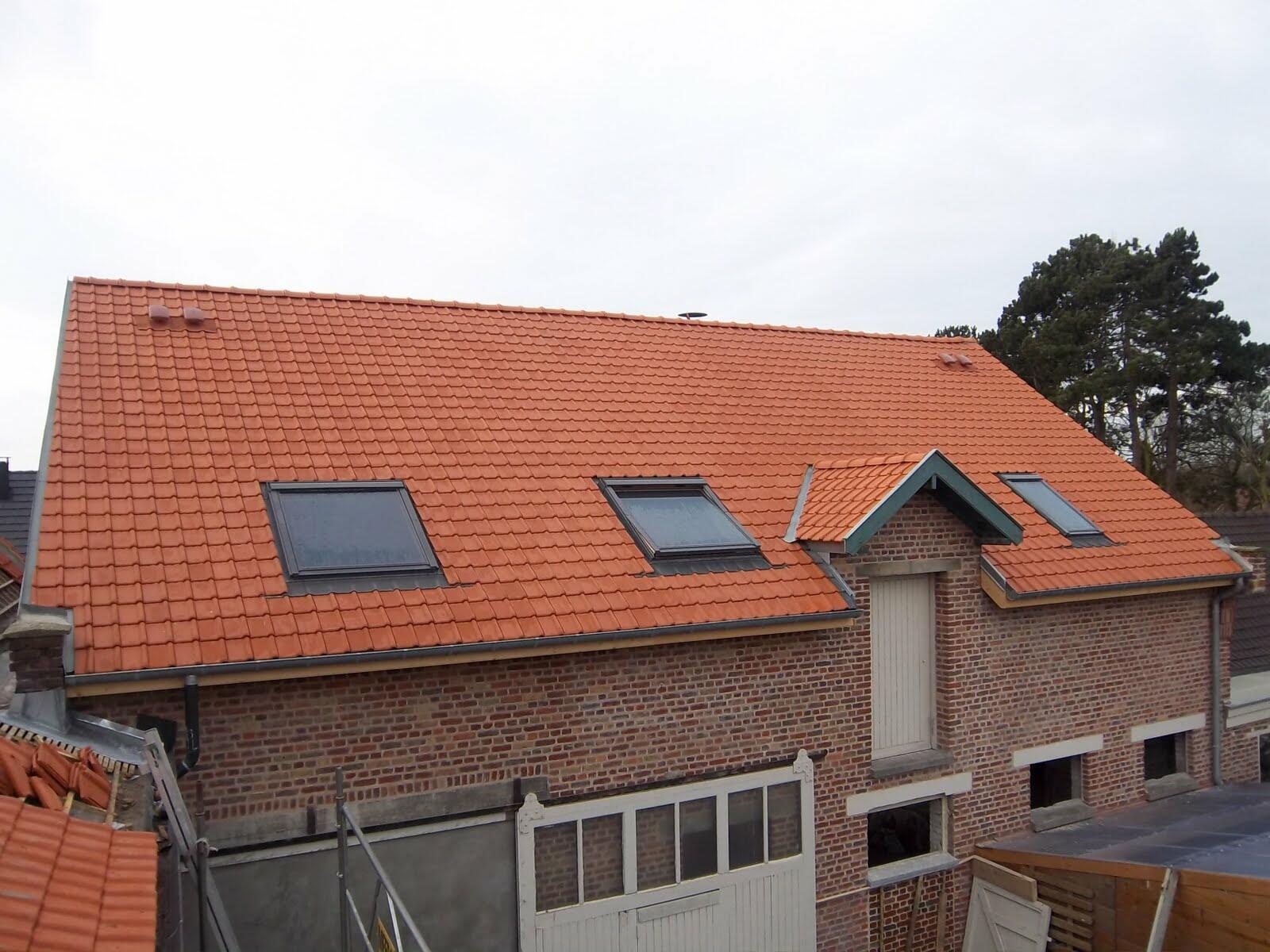 Pose de store intérieur Velux pour réguler la lumière naturelle à Mérignies