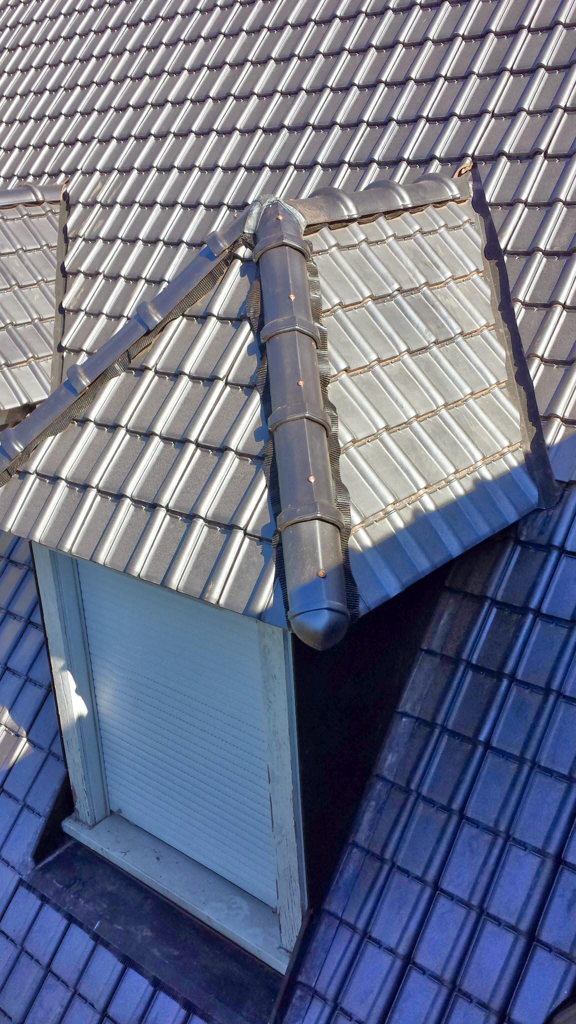 Pose de solins en zinc pour raccords de toiture et murs à Aniche